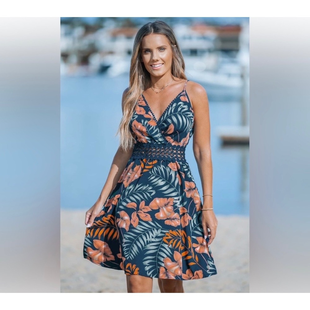 Cupshe Tropical Print Mini Dress Beach Summer Resortwear Navy Size‎ Medium NWT